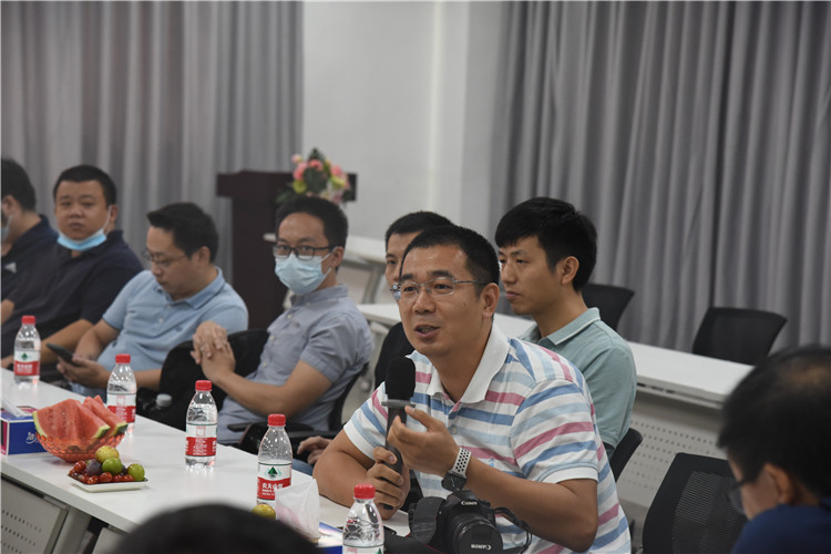 全國衛(wèi)生產(chǎn)業(yè)企業(yè)管理協(xié)會凈水產(chǎn)業(yè)分會唐會長一行蒞臨家樂士參觀考察